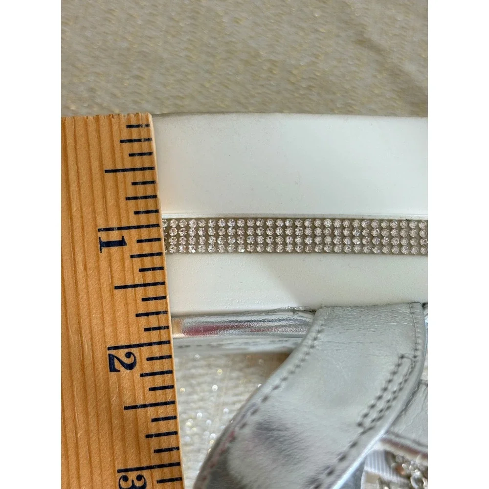 Juicy Couture Tonko‎ Silver Metallic Rhinestone Platform Sandals Womens 9.5